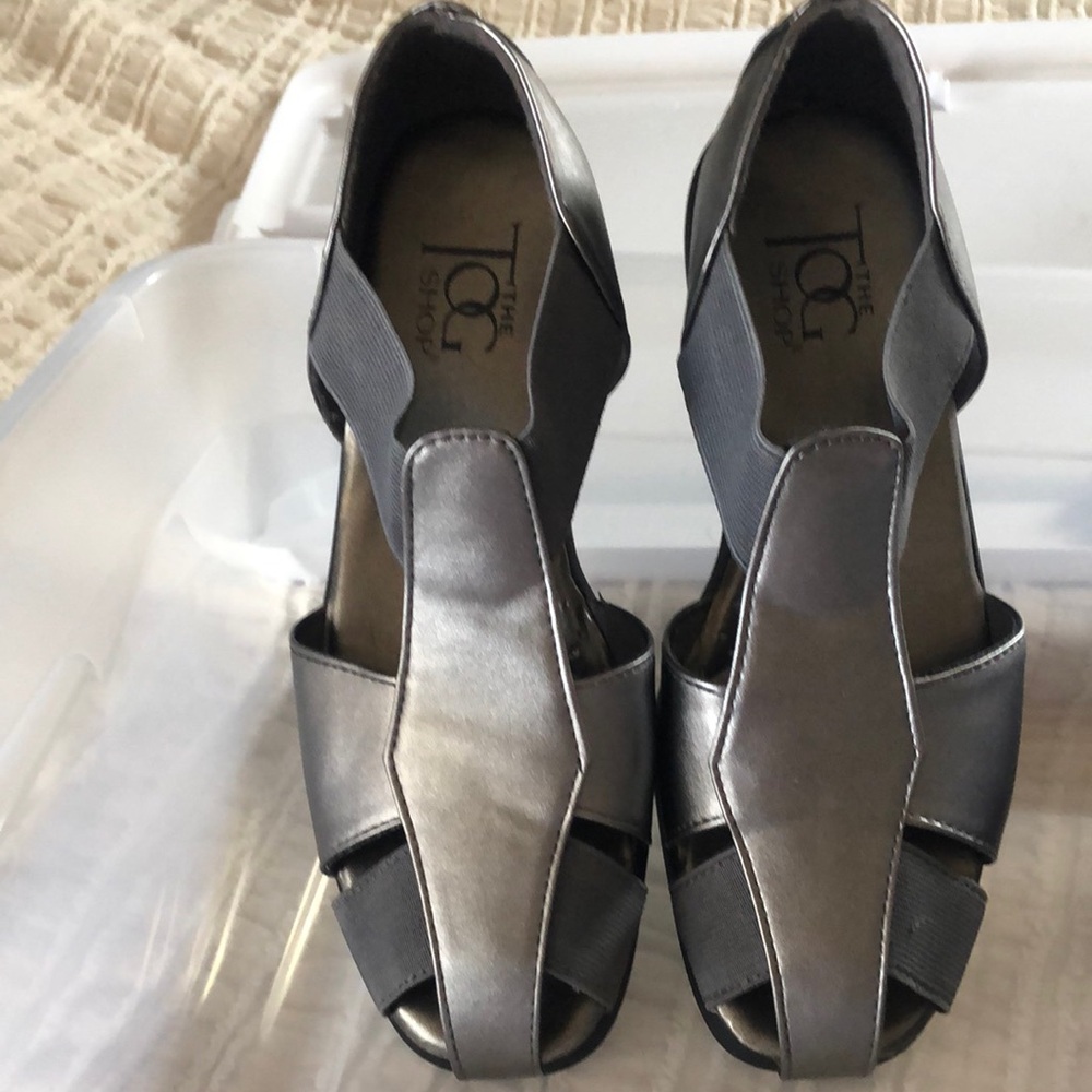 Elegant Silver Heels with Modern Straps